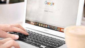 Google, attacco dai concorrenti