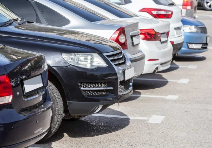 Auto parcheggio, codice della strada